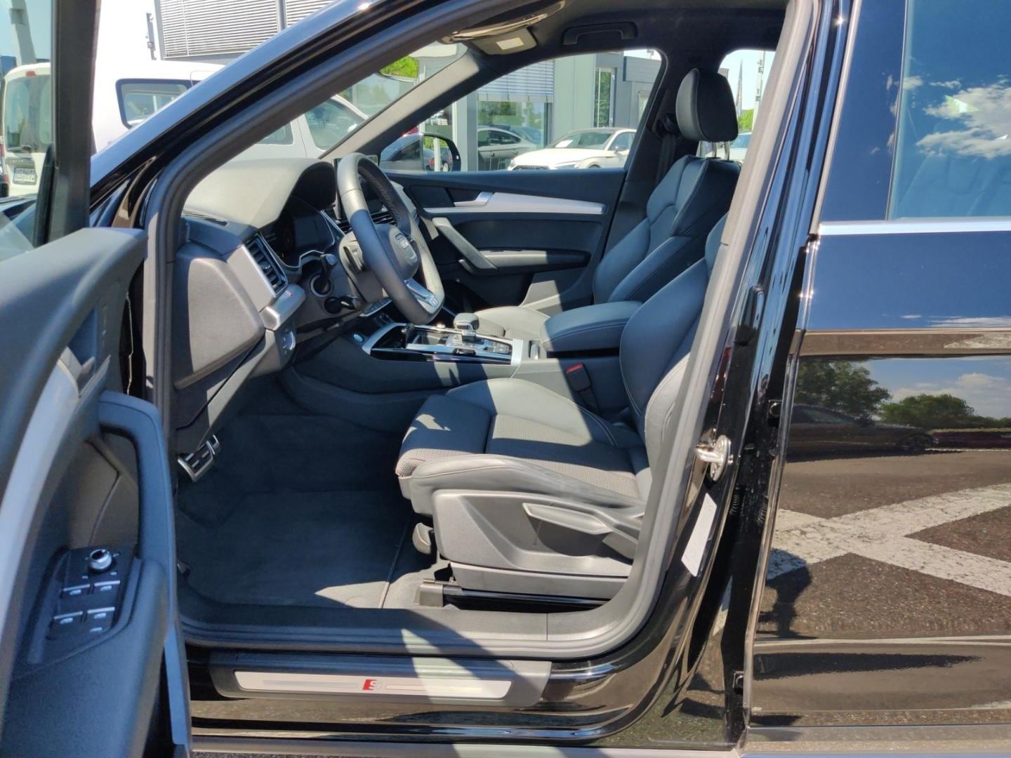 Bild über Audi Q5 Sportback 40 TFSI quattro S tronic - für weitere Informationen kontaktieren Sie den Audi Partner