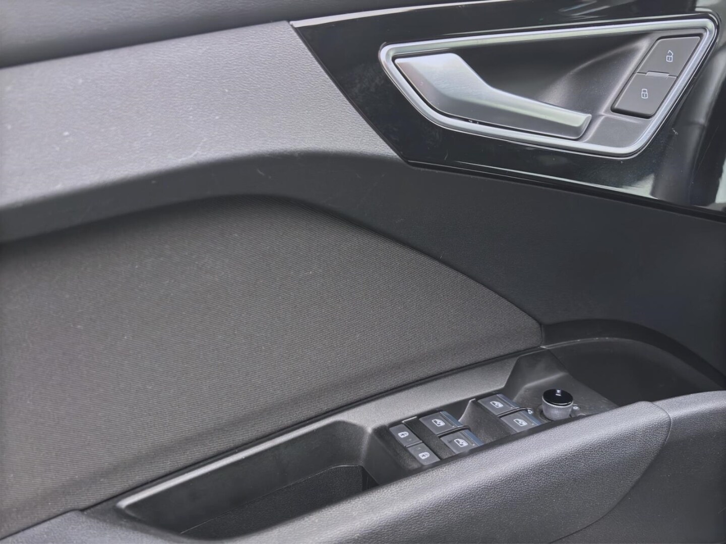 Image about Audi Q4 e-tron 40 e-tron