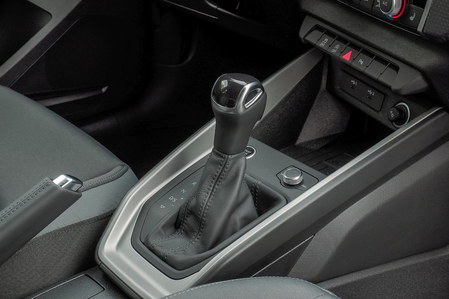 Bild über Audi A1 Sportback S line 30 TFSI S tronic - für weitere Informationen kontaktieren Sie den Audi Partner