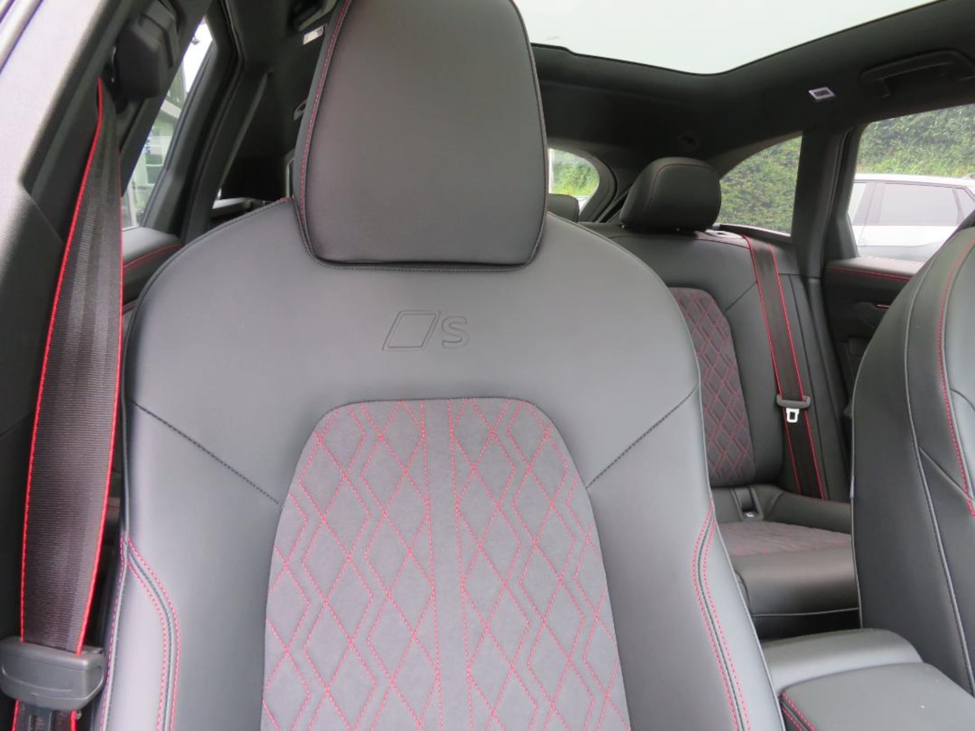 Audi A6 Avant S line