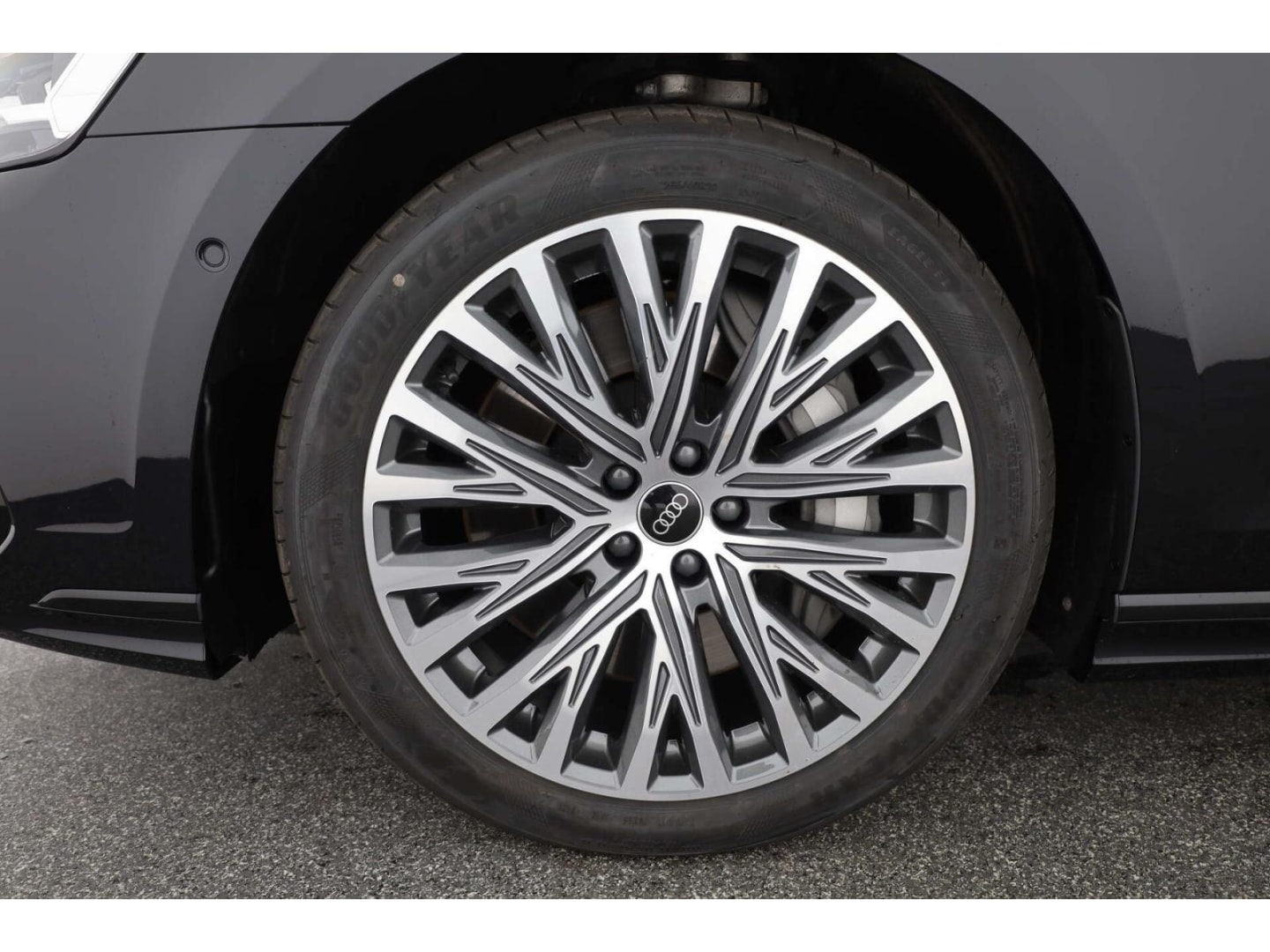 Bild über Audi A8 L TFSI e 60 TFSI e quattro tiptronic - für weitere Informationen kontaktieren Sie den Audi Partner