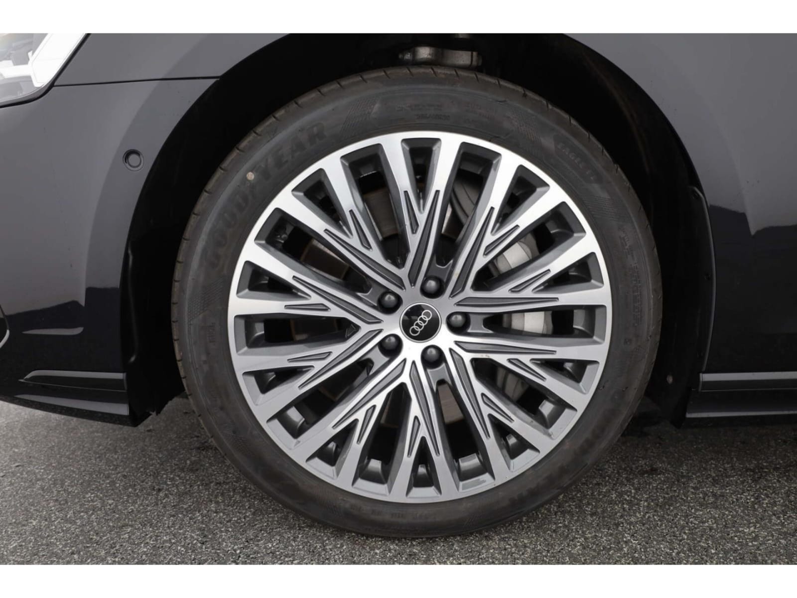 Audi A8 L – Bild 8