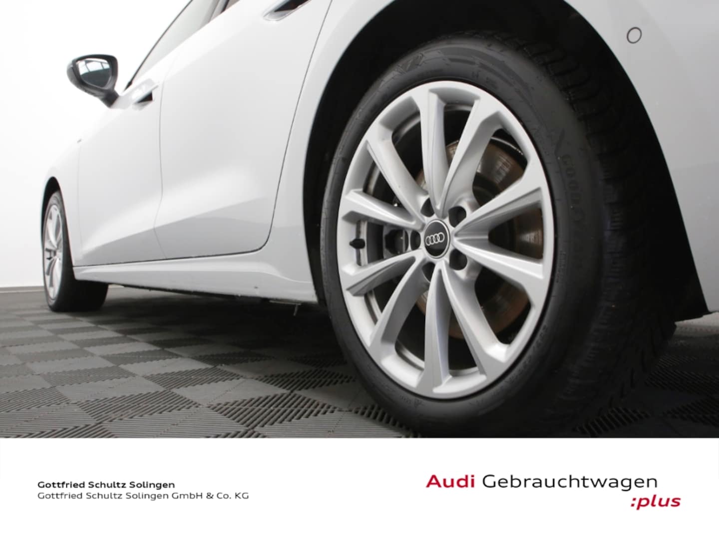 Bild über Audi A5 Avant e-hybrid e-hybrid quattro 220 kW S tronic - für weitere Informationen kontaktieren Sie den Audi Partner