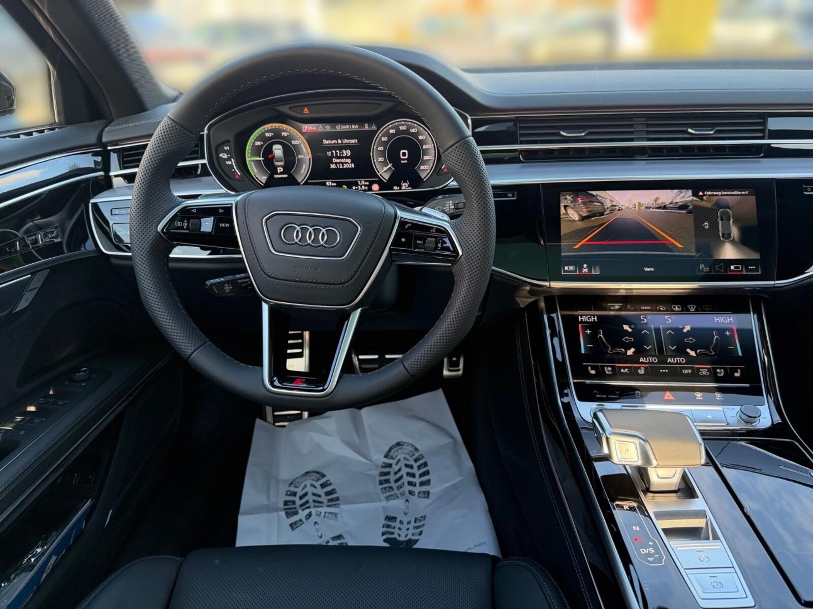 Audi A8 – Bild 11