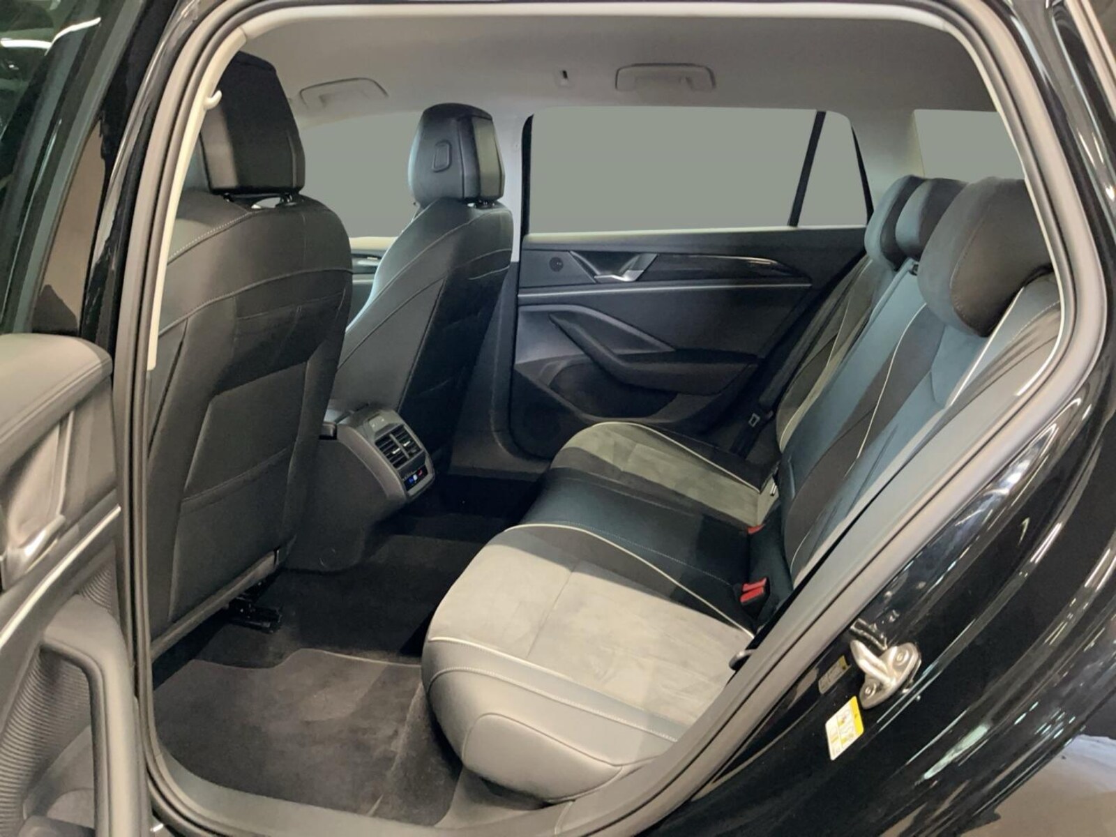 Volkswagen Passat – Bild 11