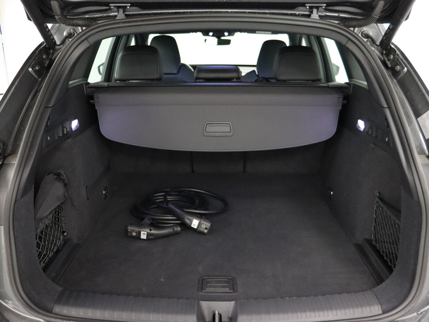 Image about Audi Q6 SUV e-tron e-tron quattro