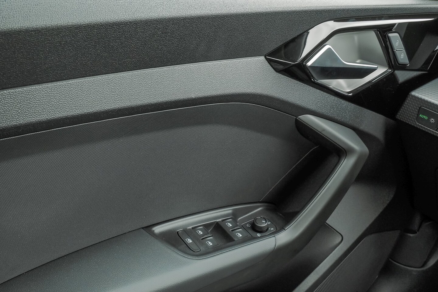 Bild über Audi A1 Sportback S line 30 TFSI S tronic - für weitere Informationen kontaktieren Sie den Audi Partner