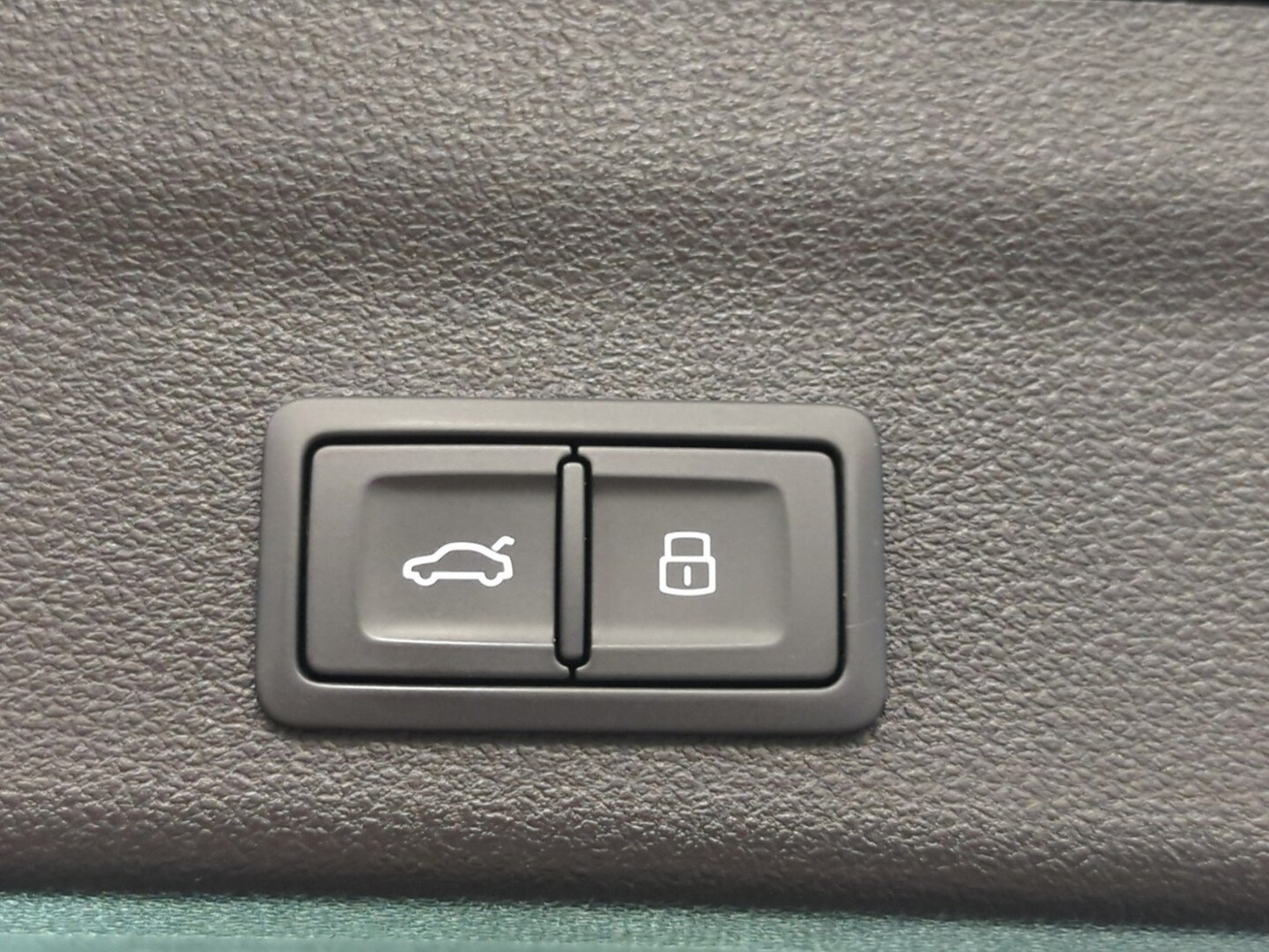 Bild über Audi A6 Avant sport 50 TDI quattro tiptronic - für weitere Informationen kontaktieren Sie den Audi Partner