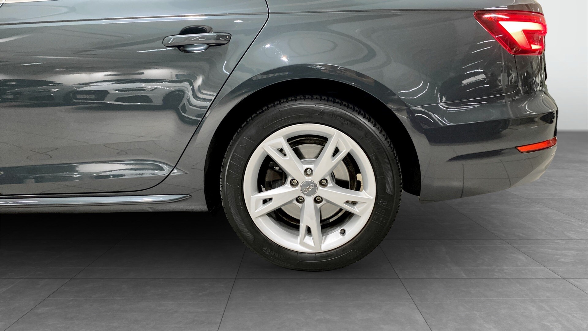 Image about Audi A4 Avant A4 Avant 2.0 TDI quattro Sport Proline Ed. (Stängd för beställning) 190 hk S tronic