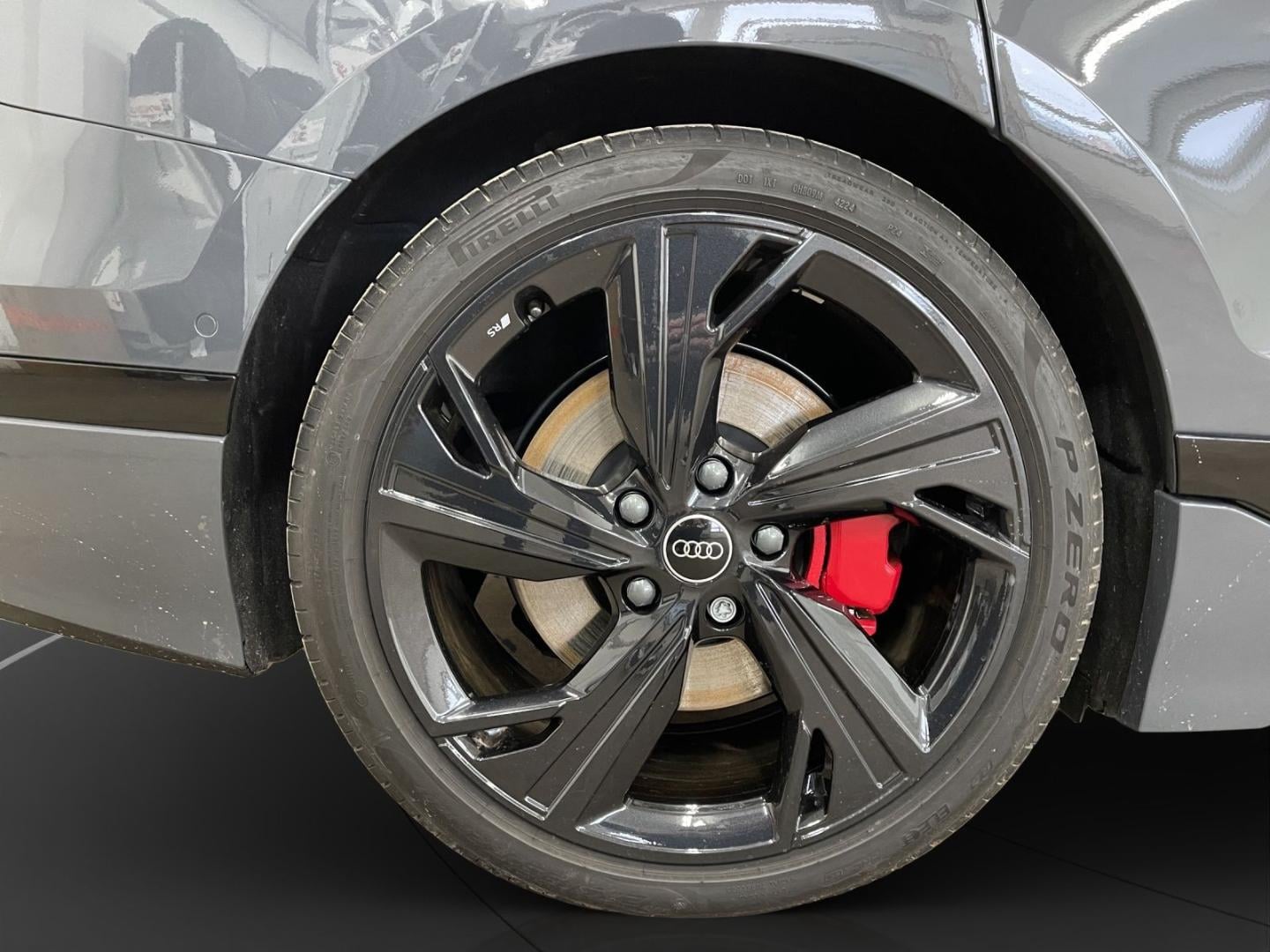 Bild über Audi S6 Avant e-tron e-tron quattro - für weitere Informationen kontaktieren Sie den Audi Partner
