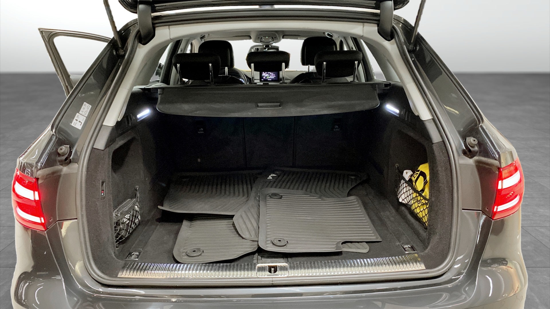 Image about Audi A4 Avant A4 Avant 2.0 TDI quattro Sport Proline Ed. (Stängd för beställning) 190 hk S tronic