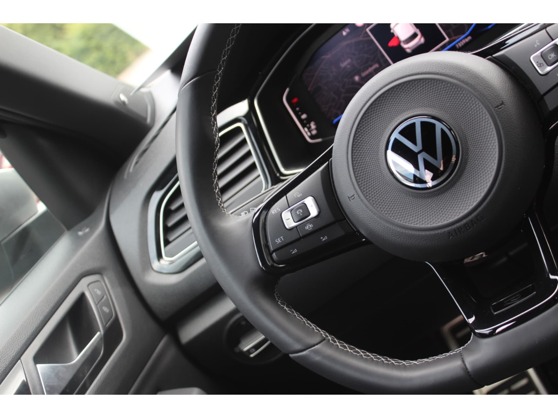 Volkswagen T-Roc R