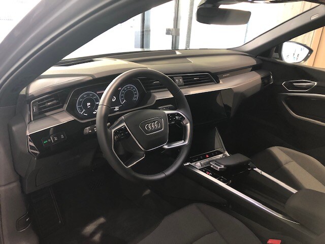 Immagine di Audi e-tron Sportback Attraction S line 50 quattro 230,00 kW - for more details contact your dealer