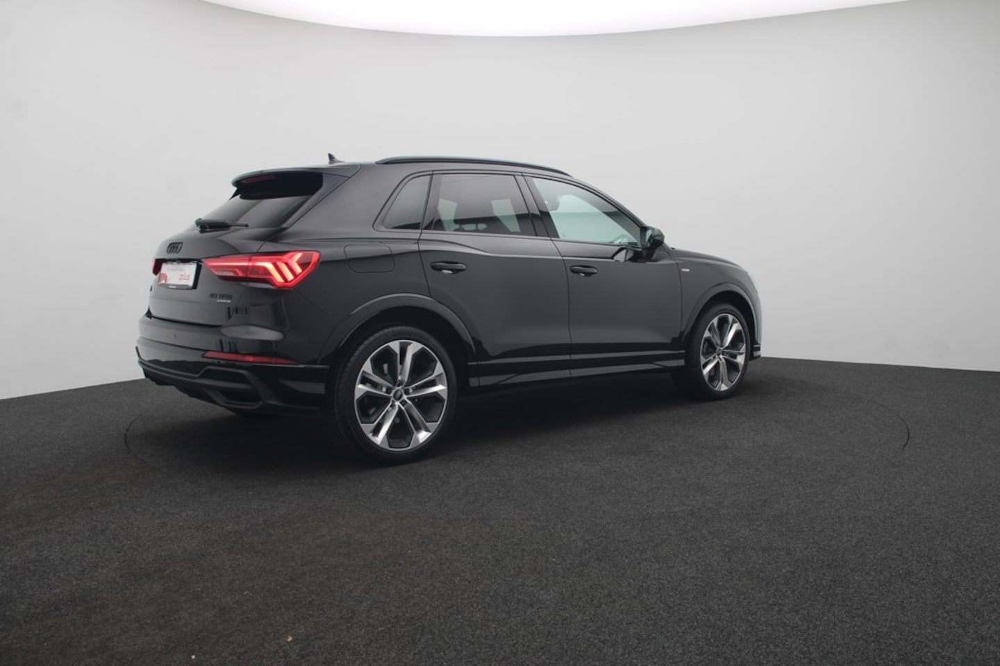 Bild über Audi Q3 S line 40 TFSI quattro S tronic - für weitere Informationen kontaktieren Sie den Audi Partner