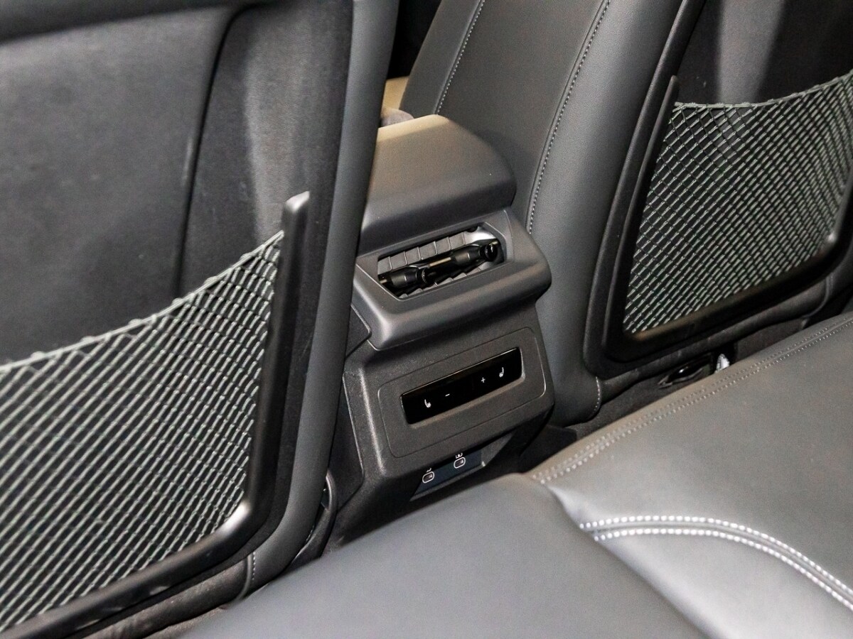 Image about Audi Q6 SUV e-tron e-tron quattro