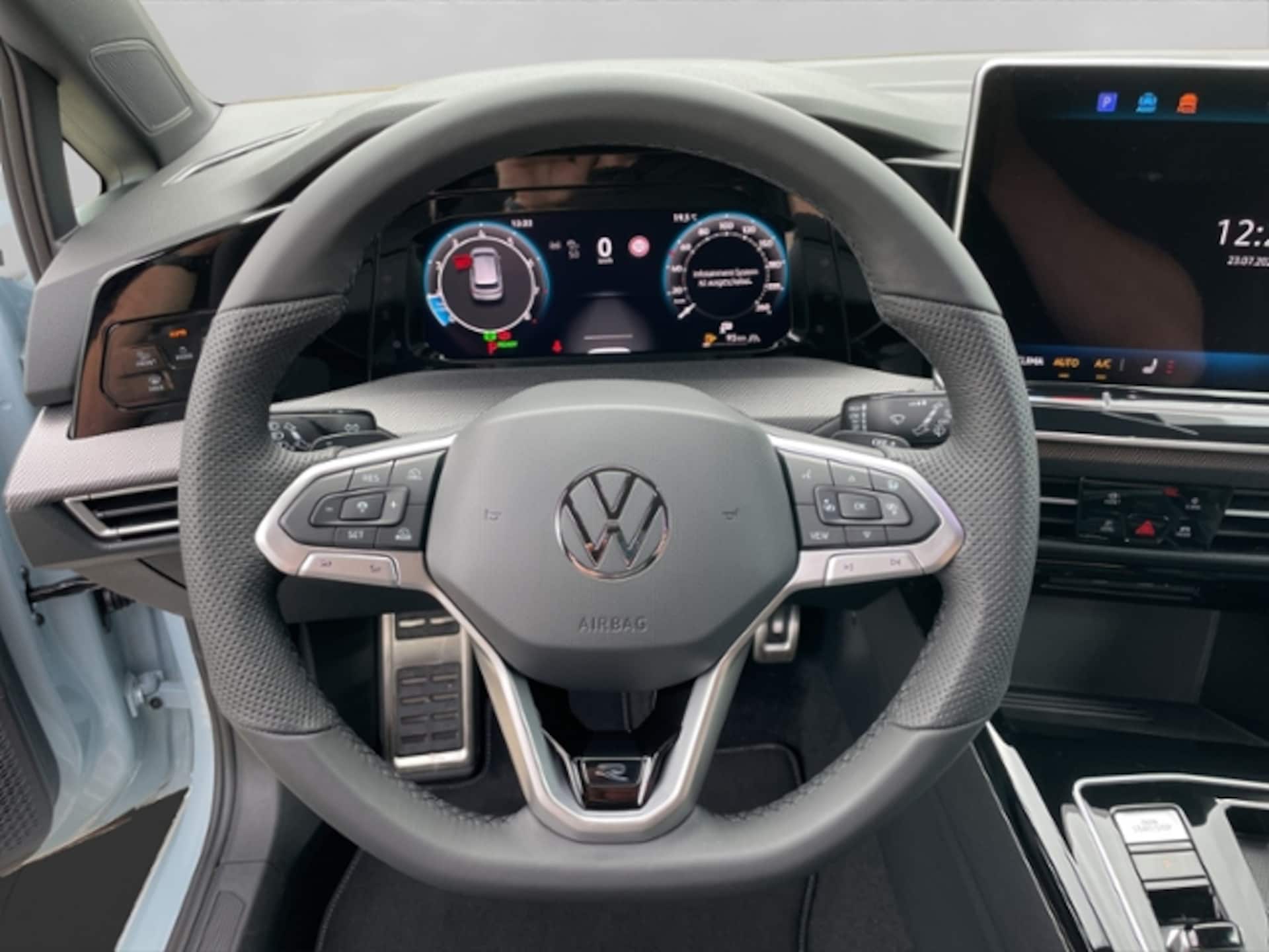 Volkswagen Golf R-Line