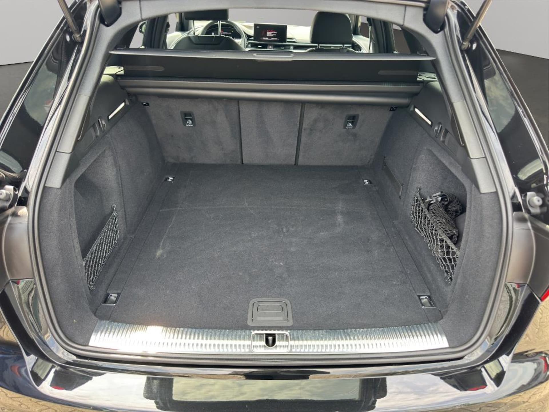 Audi A4 Avant S line
