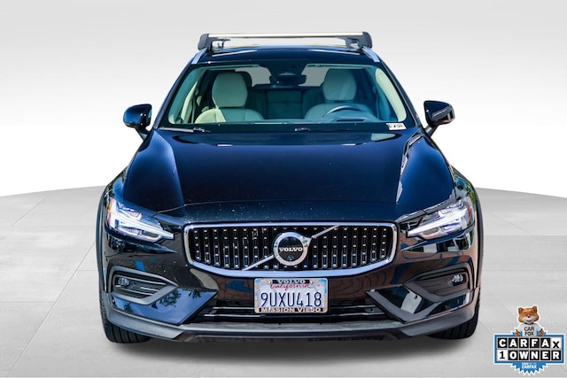 2025 Volvo V60 Cross Country
