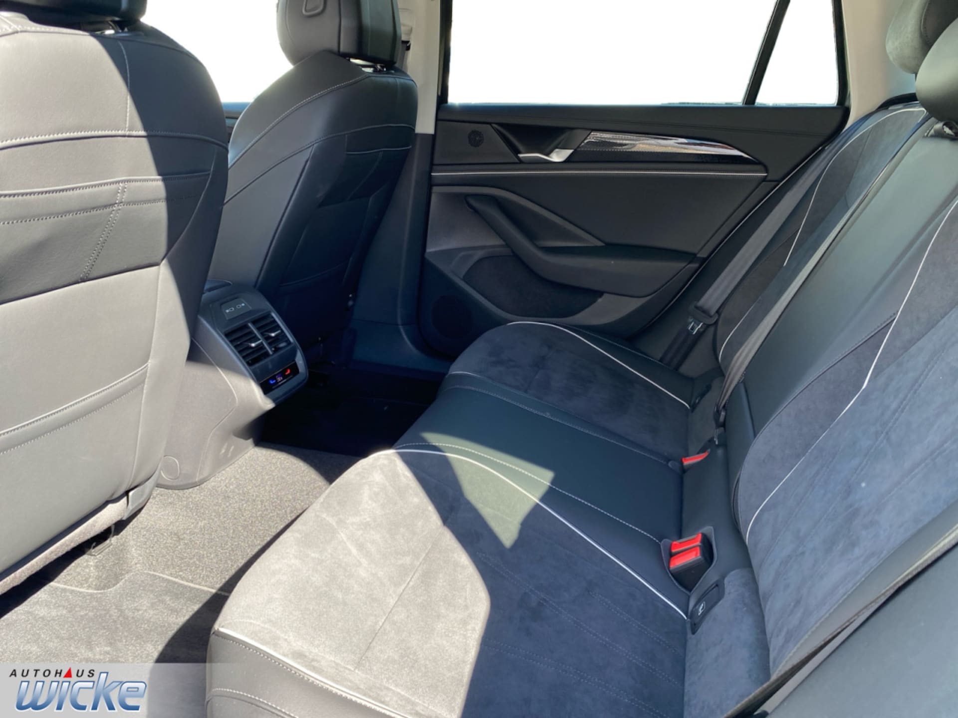 Volkswagen Passat Business