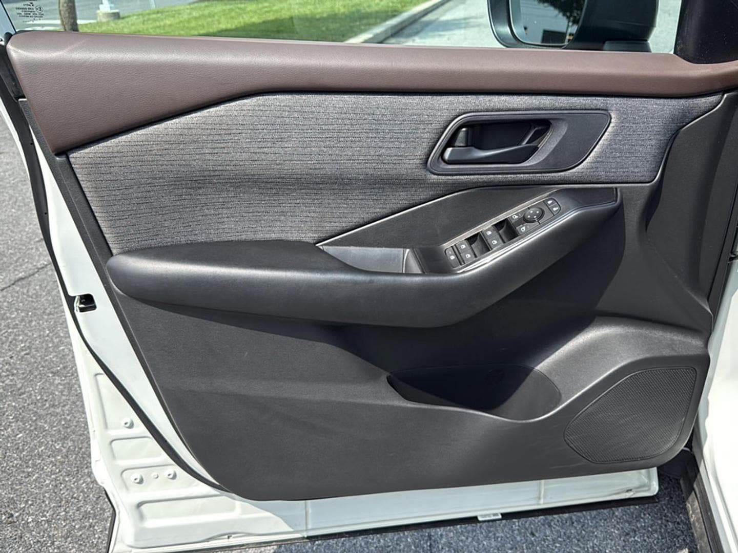 2023 Nissan Rogue S - Photo 14