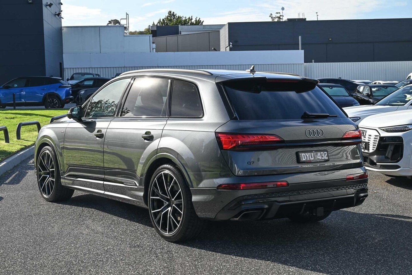 Image about Audi Q7 SUV Q7 S line TDI quattro tiptronic
