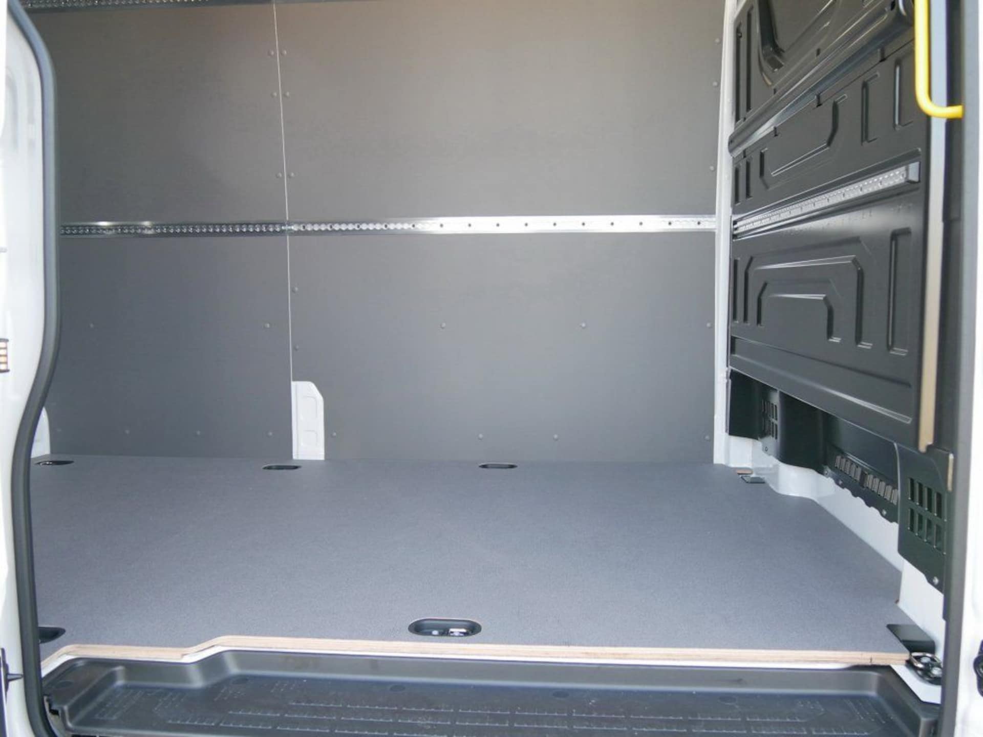 Volkswagen Crafter Kasten langer Radstand