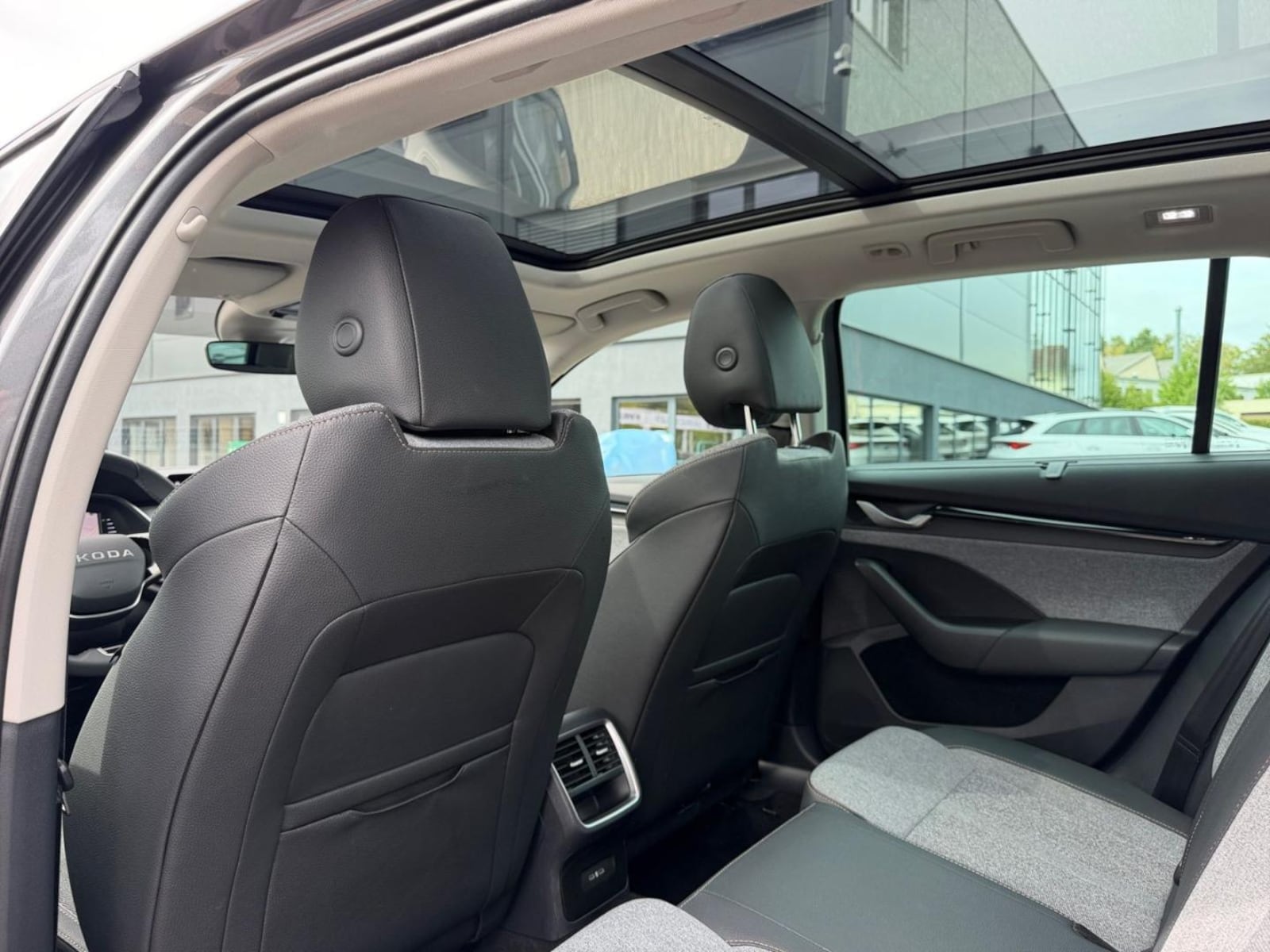 Škoda Octavia Combi – Bild 21