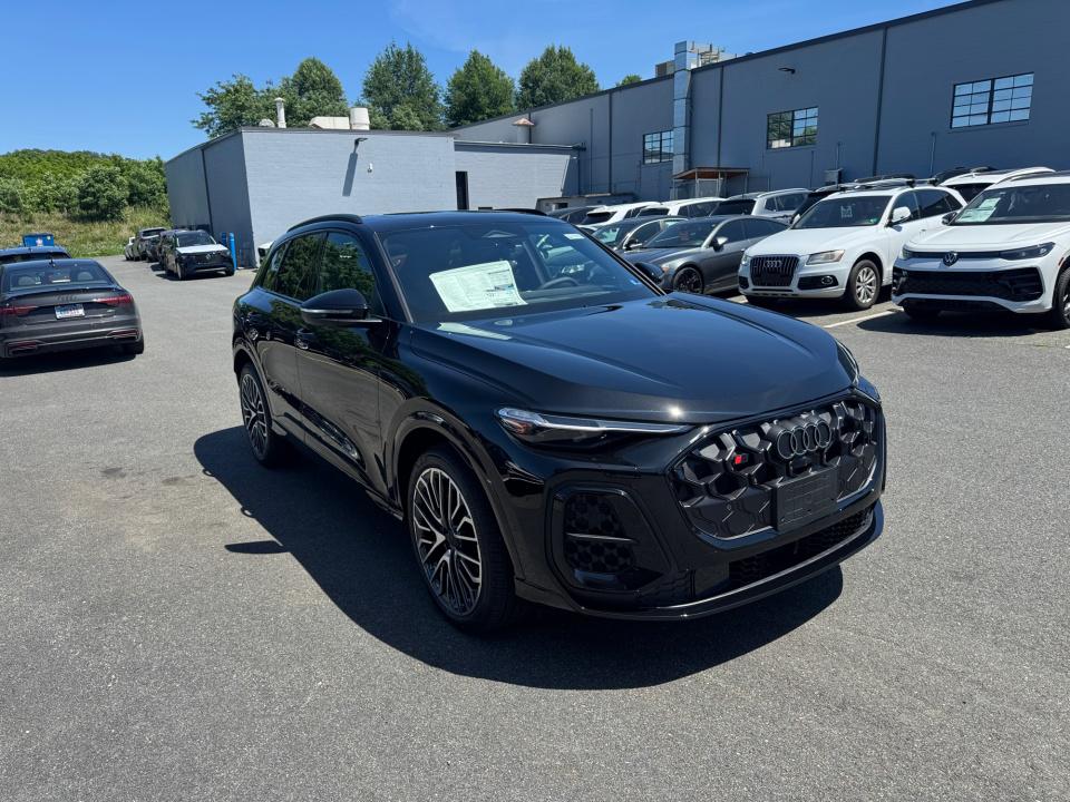 2026 Audi SQ5 Premium Plus quattro's photo