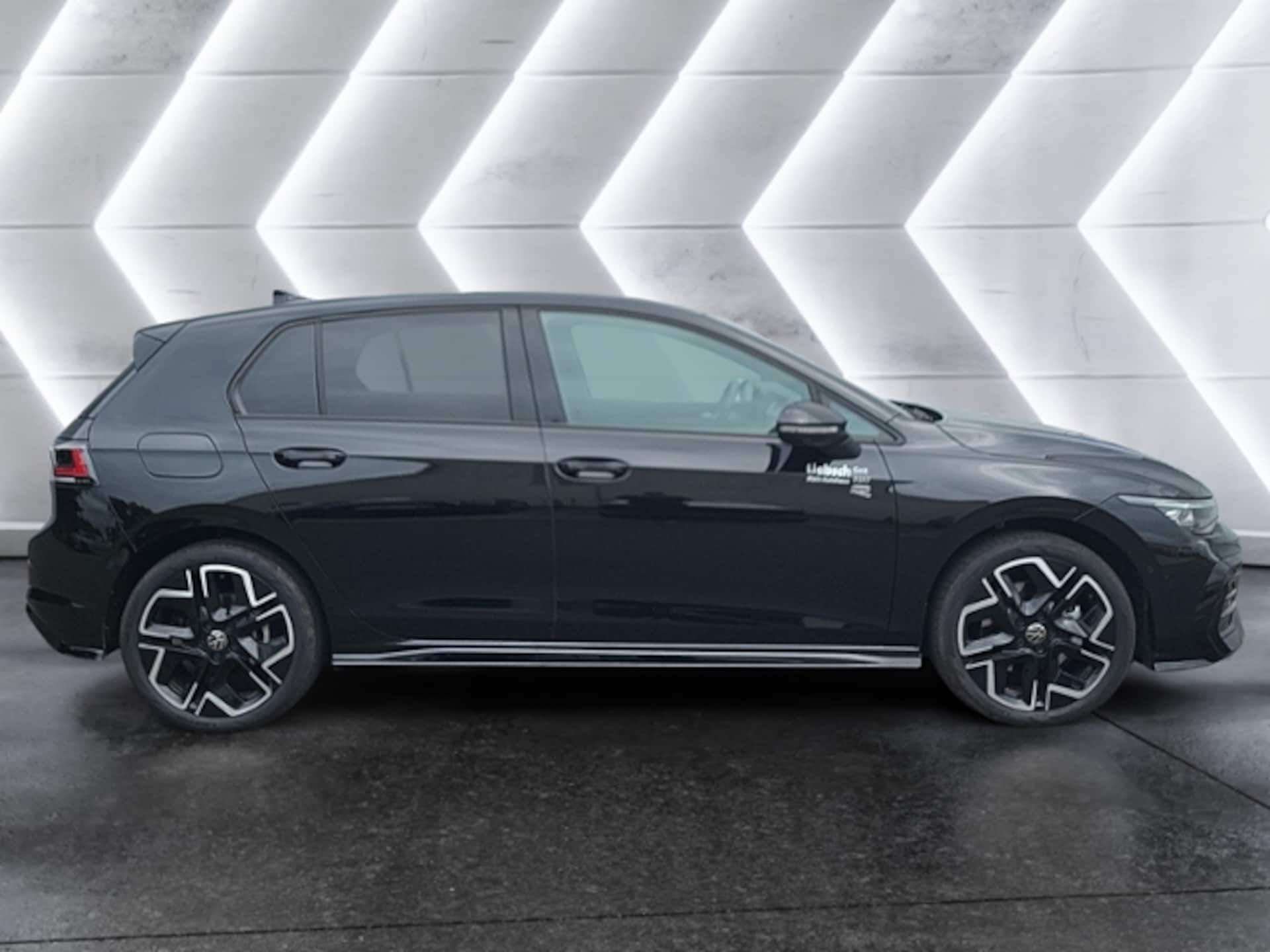 Volkswagen Golf R-Line