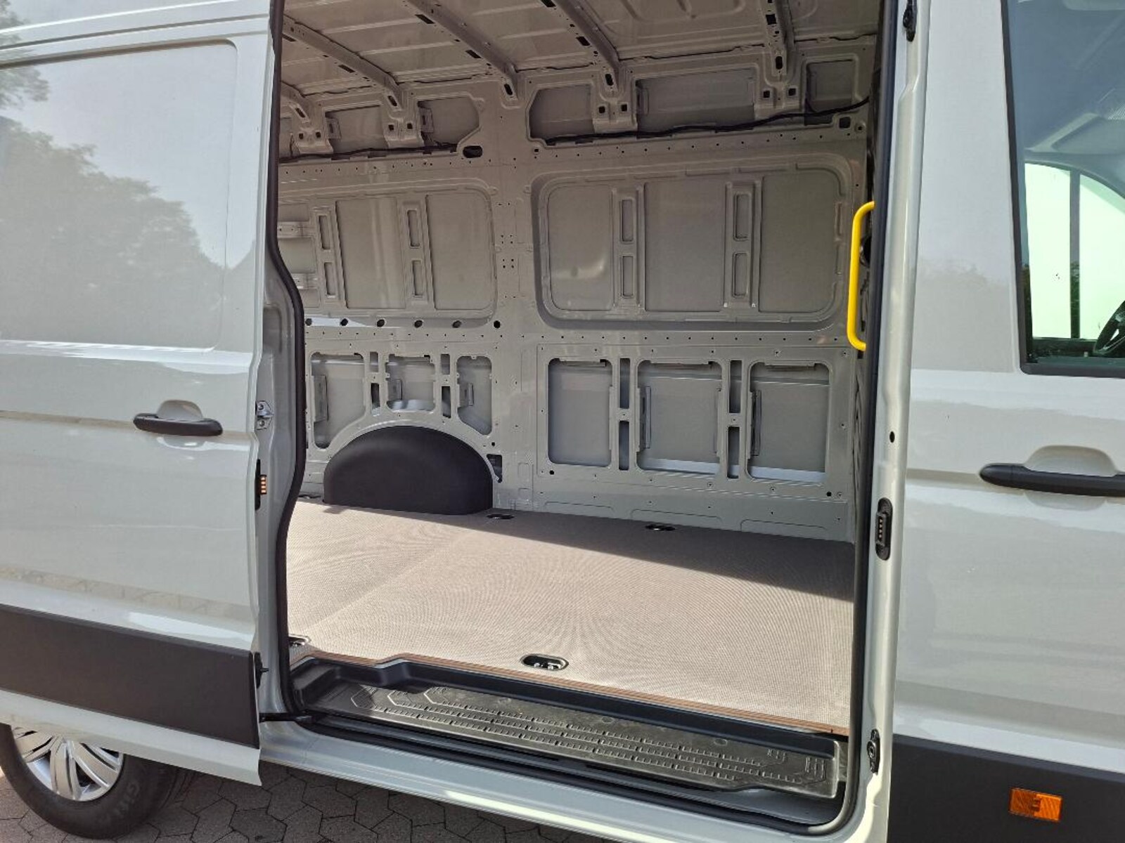 Volkswagen Crafter Kasten mittlerer Radstand – Bild 11