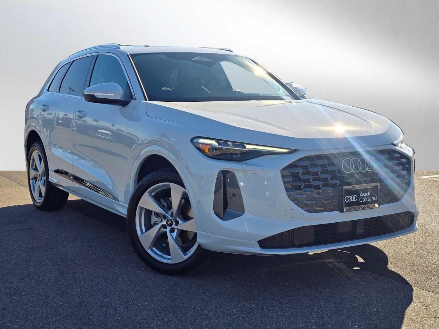 2025 Audi Q5 40 Premium Plus's photo