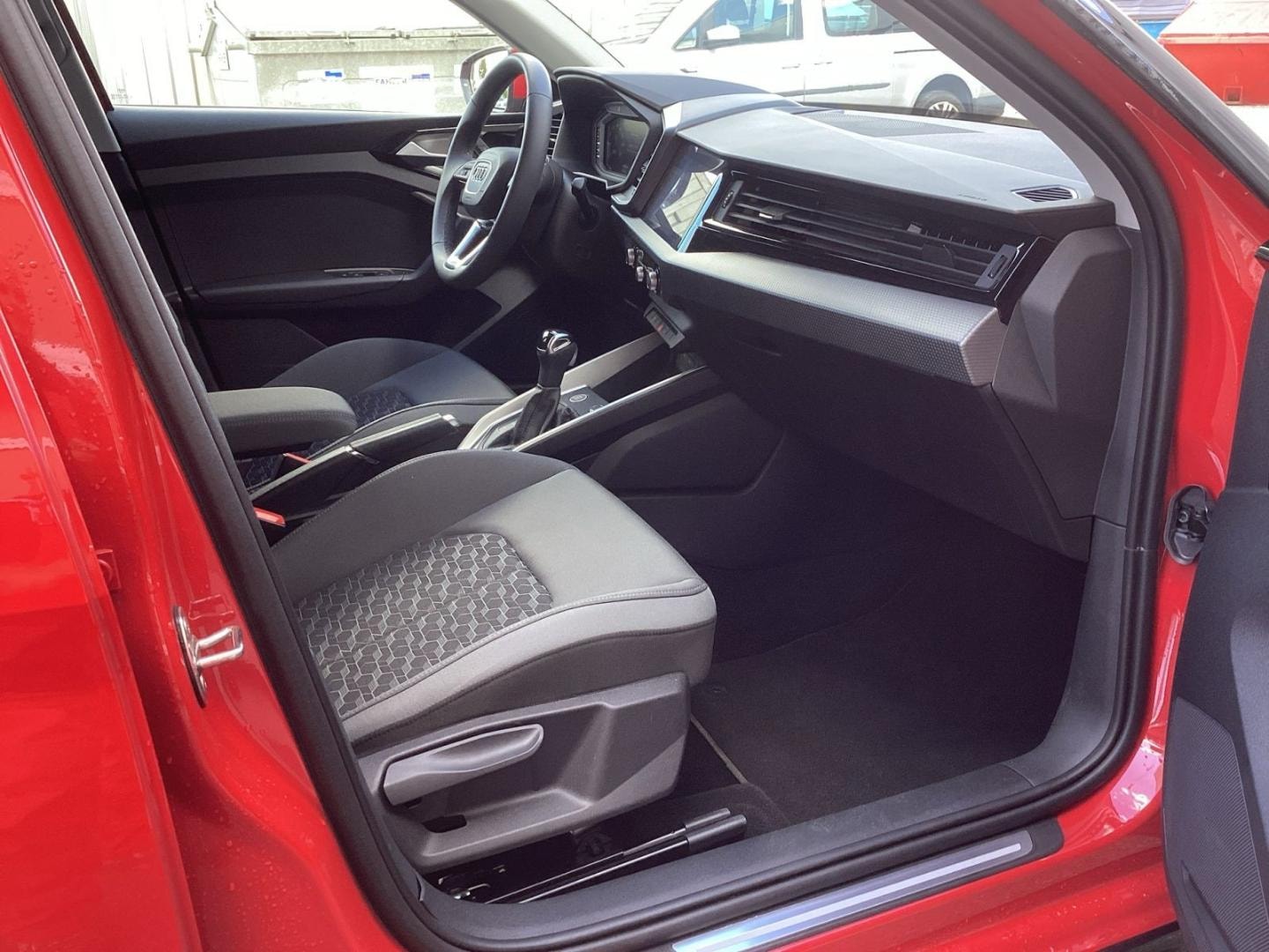 Bild über Audi A1 allstreet 30 TFSI S tronic - für weitere Informationen kontaktieren Sie den Audi Partner