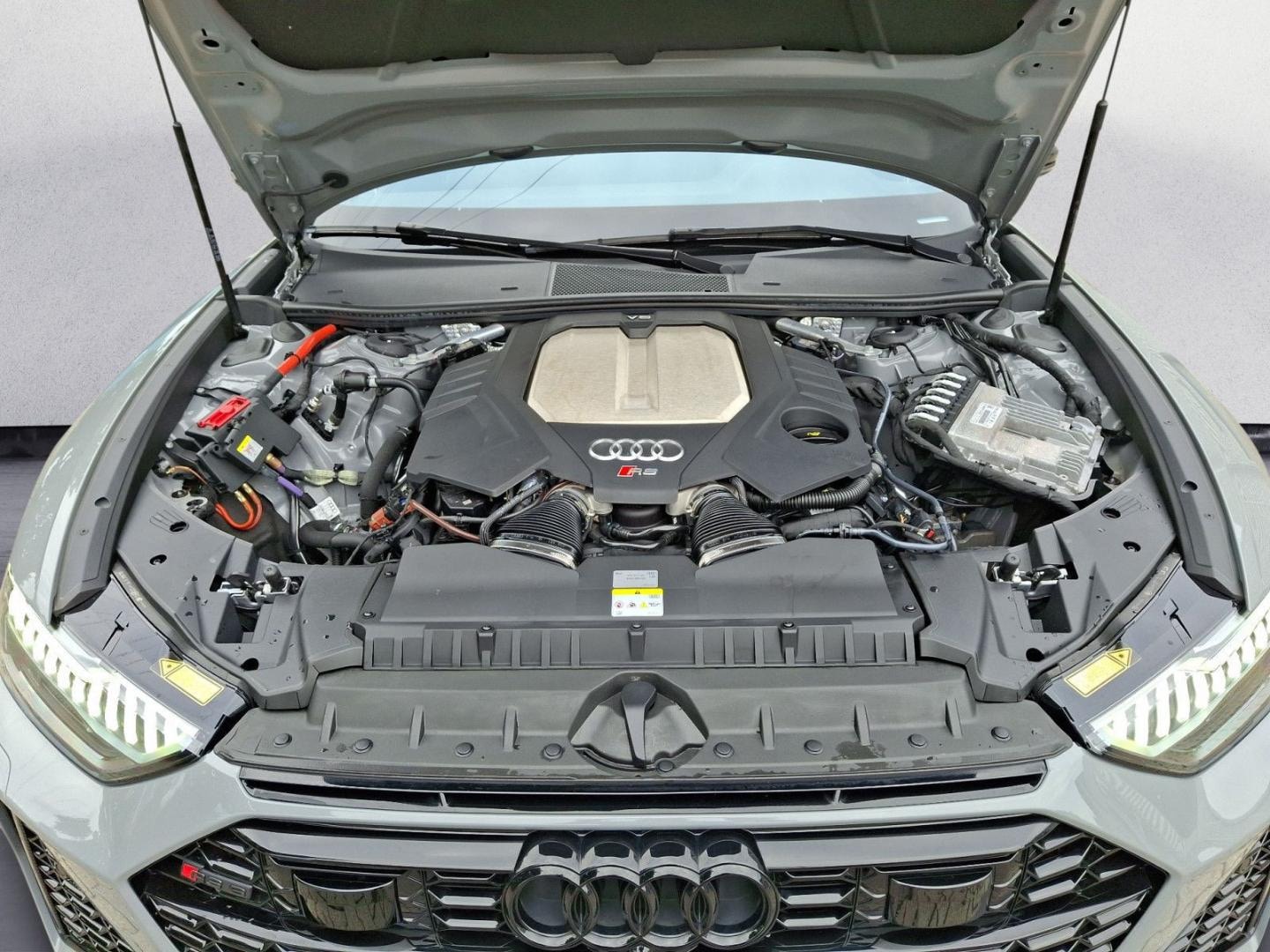Bild über Audi RS 6 Avant performance TFSI quattro tiptronic - für weitere Informationen kontaktieren Sie den Audi Partner