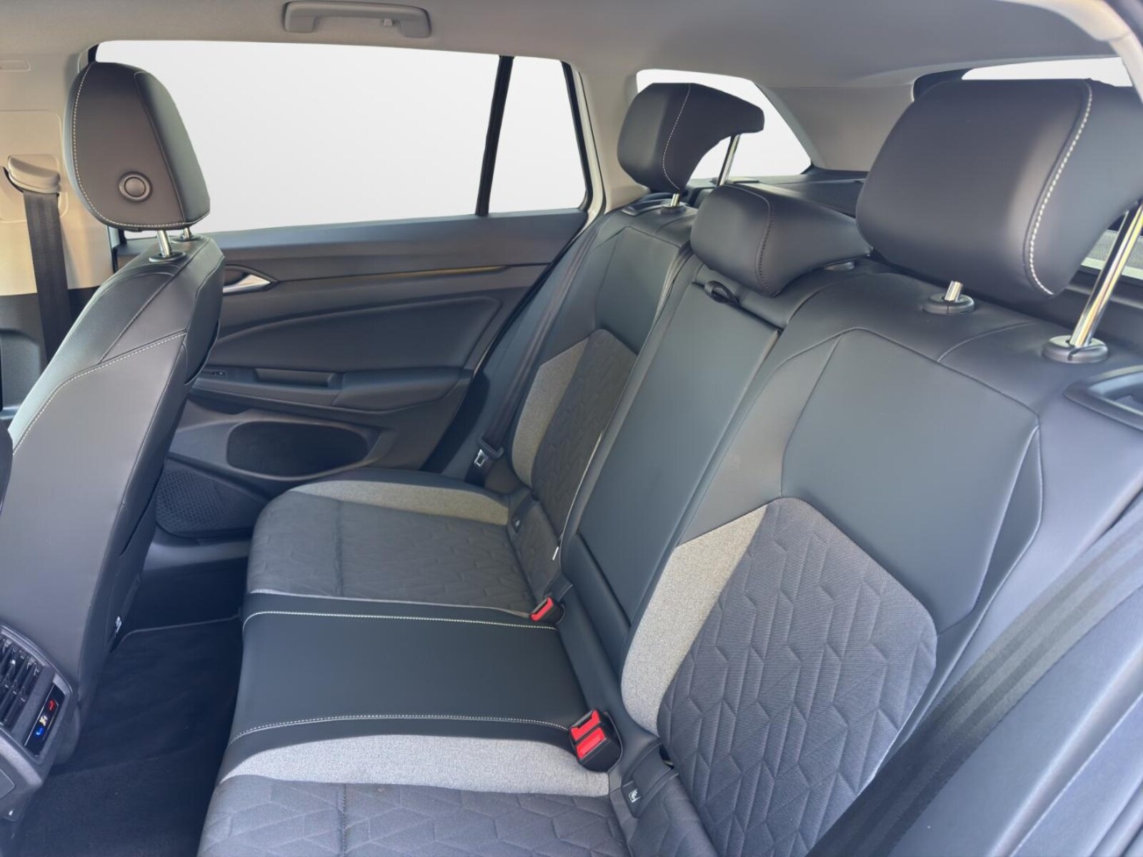 Volkswagen Golf Variant – Bild 11