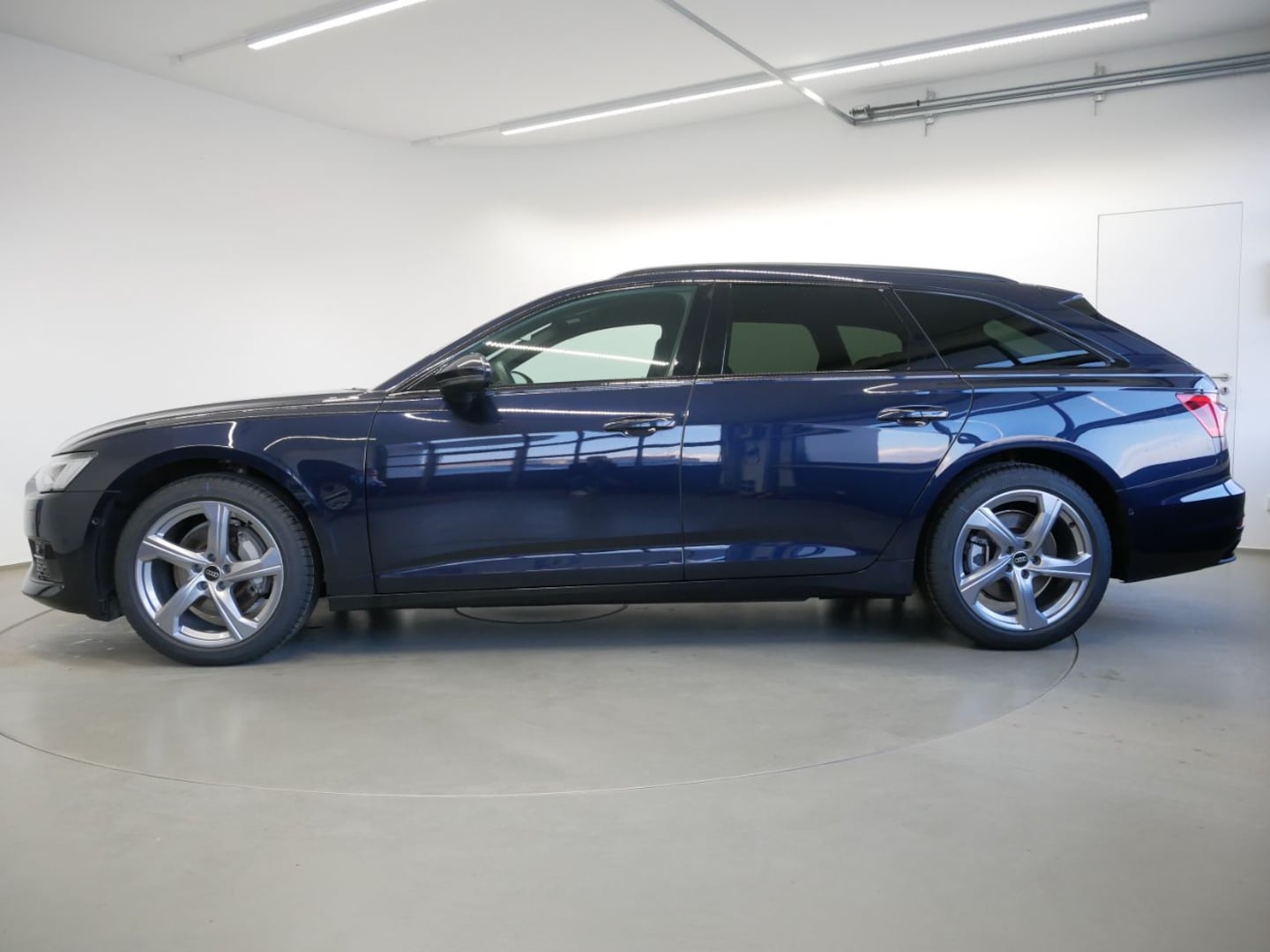 Bild über Audi A6 Avant advanced 45 TDI quattro S tronic - für weitere Informationen kontaktieren Sie den Audi Partner