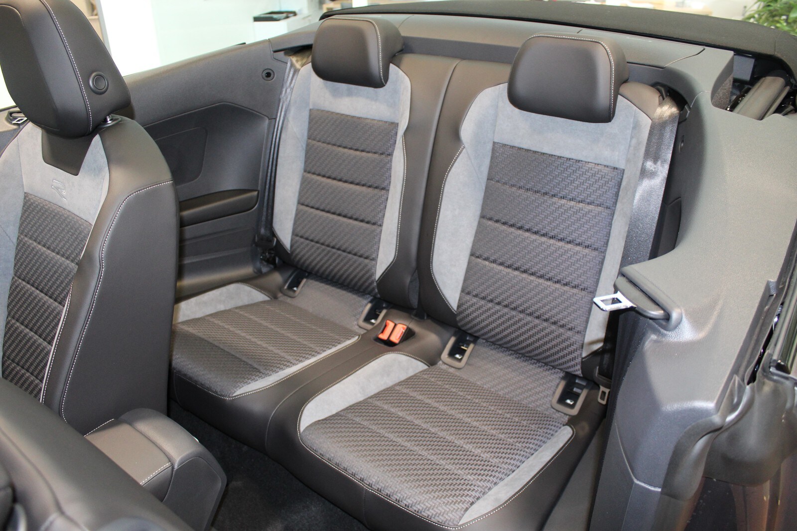 Volkswagen T-Roc Cabriolet – Bild 11