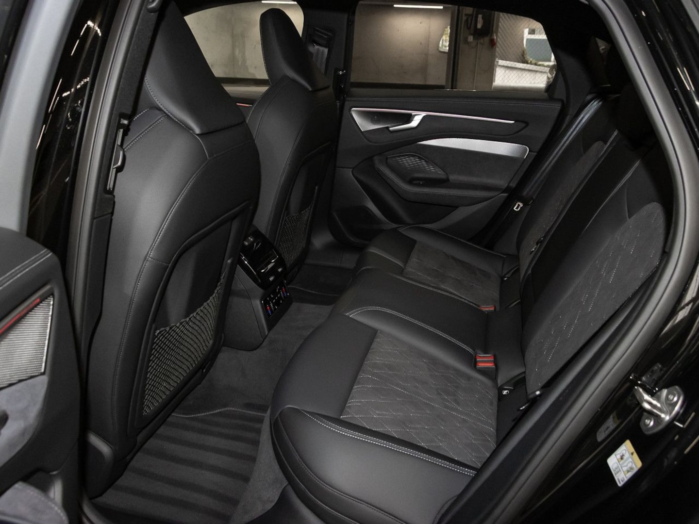 Bild über Audi A6 Limousine edition one TDI 150 kW S tronic - für weitere Informationen kontaktieren Sie den Audi Partner