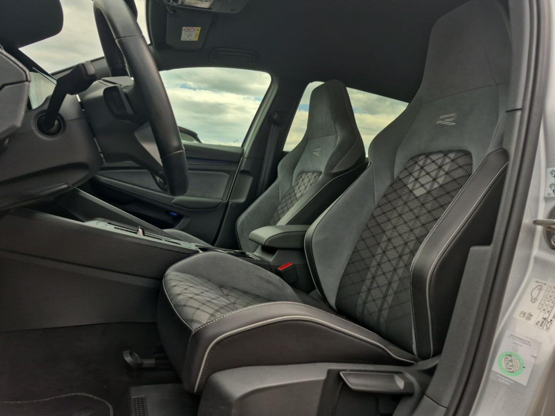Volkswagen Golf Variant R-Line