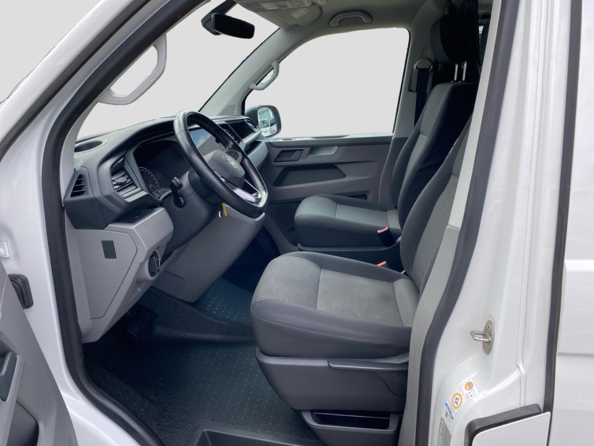 Volkswagen T6.1 Transporter Kasten kurzer Radstand