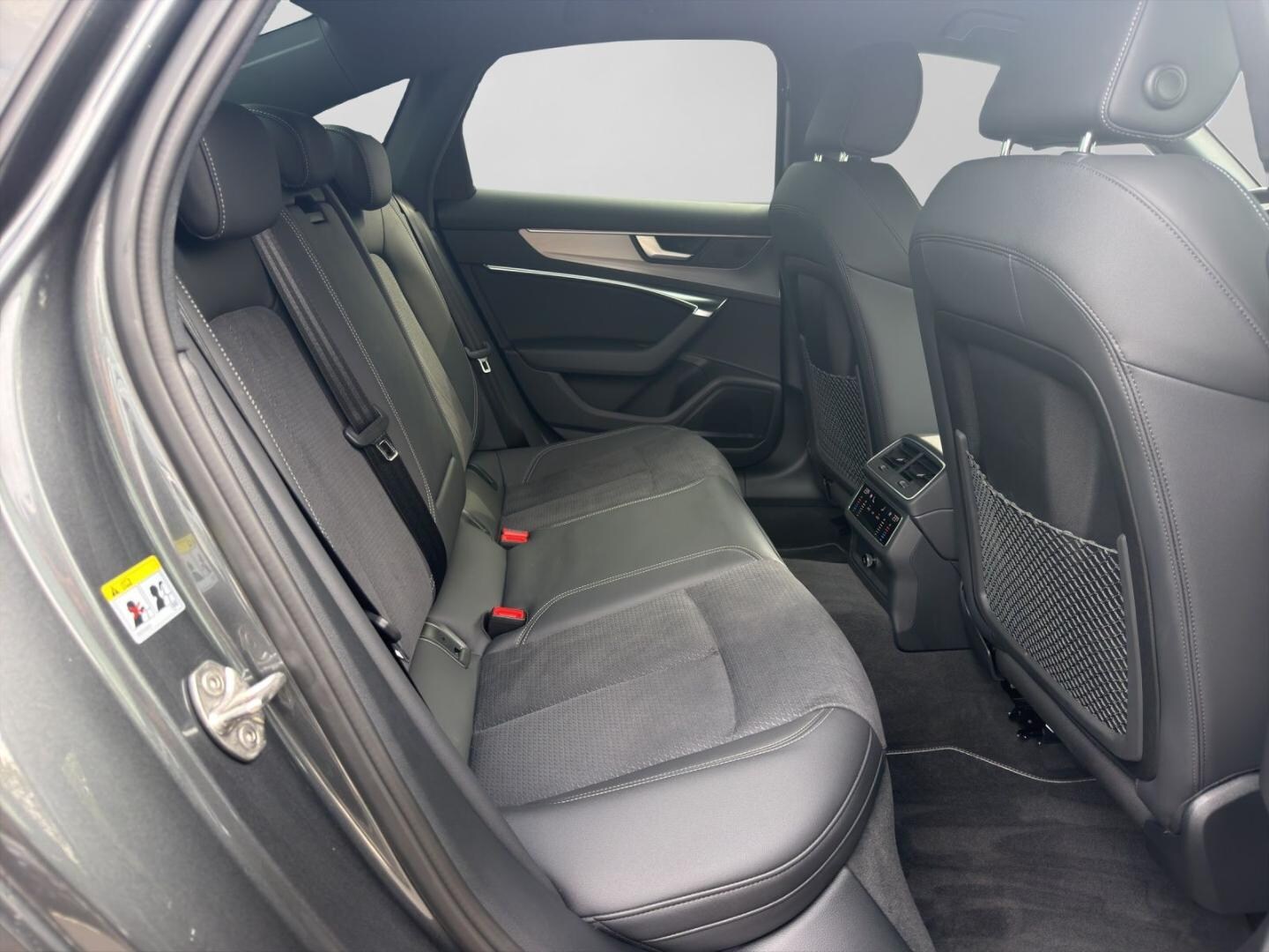 Bild über Audi S6 Limousine TDI quattro tiptronic - für weitere Informationen kontaktieren Sie den Audi Partner
