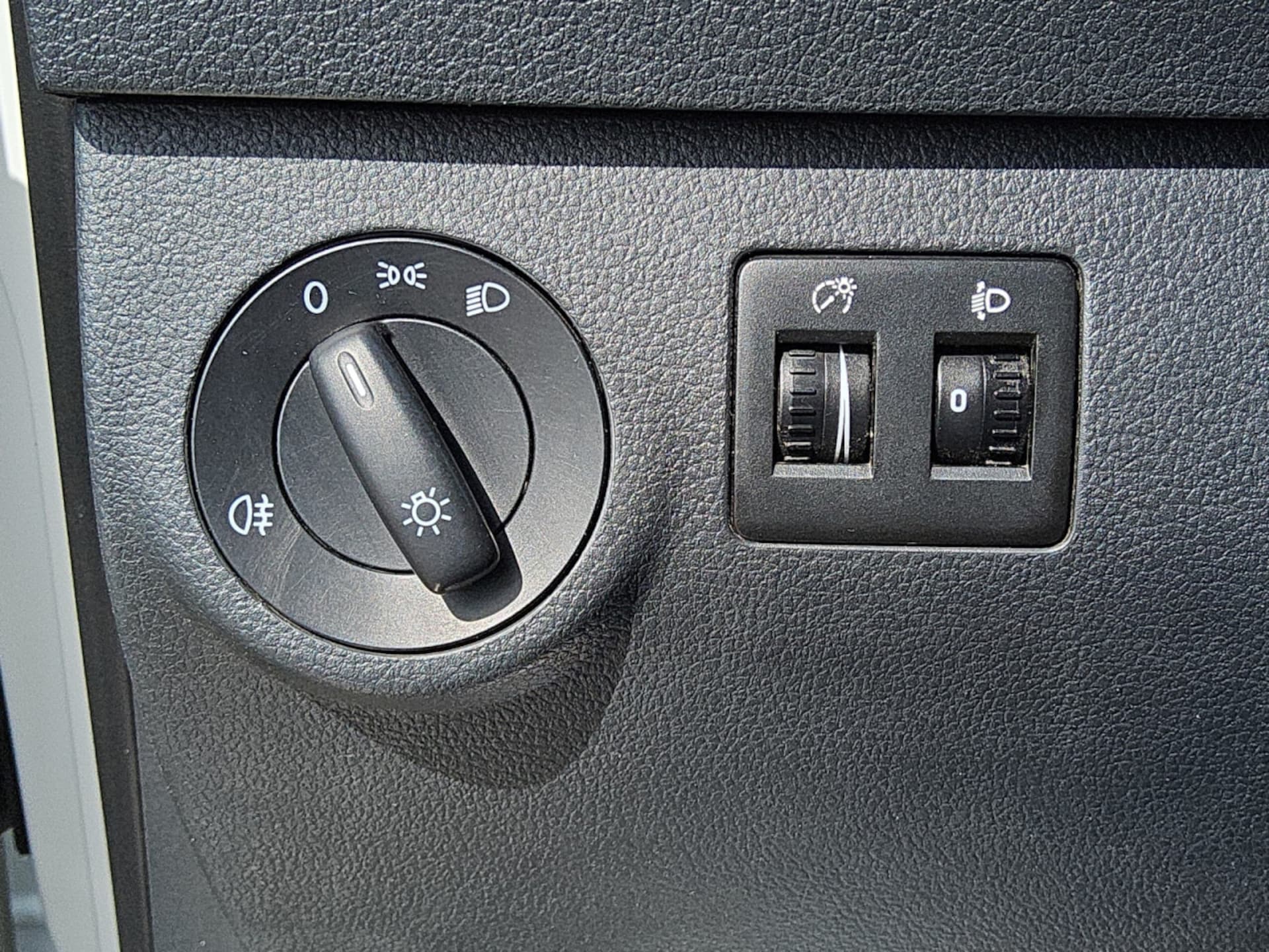 Volkswagen Caddy Kombi Basis-Modell