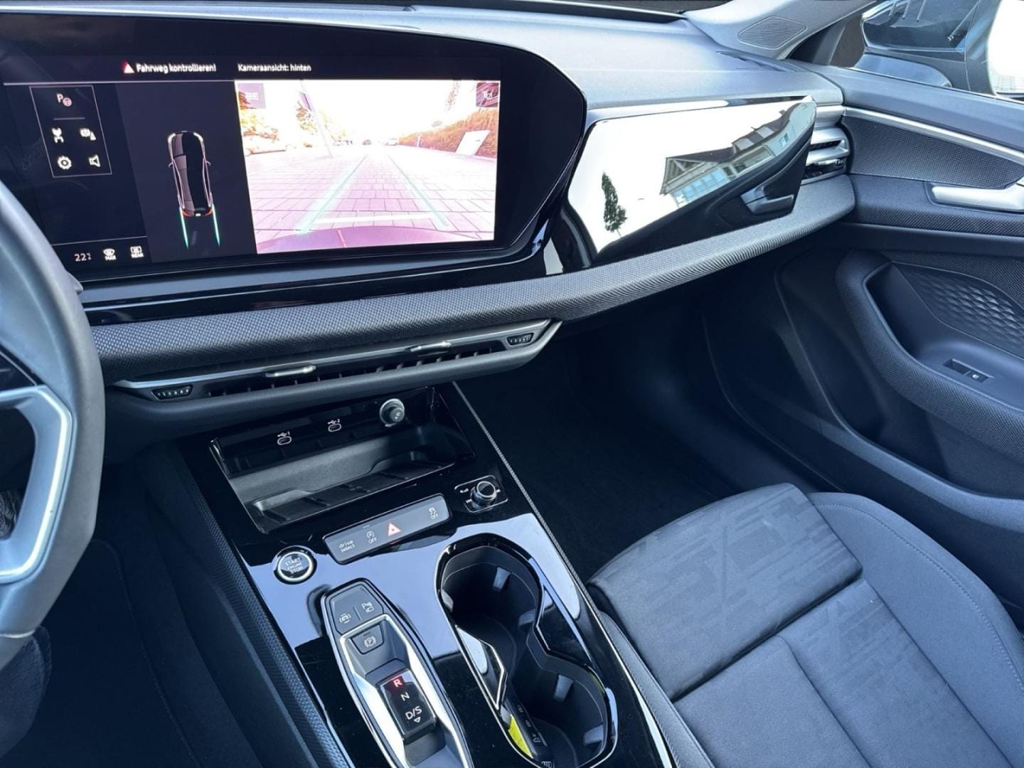 Bild über Audi A5 Limousine TFSI S tronic - für weitere Informationen kontaktieren Sie den Audi Partner