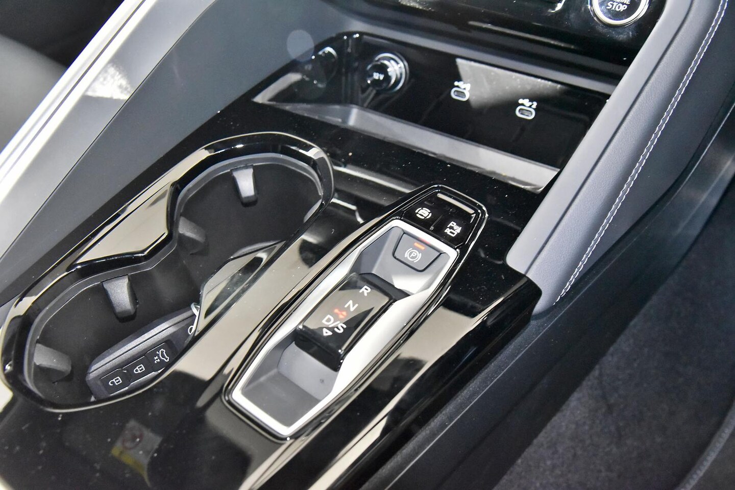 Image about Audi Q5 SUV TDI quattro 150 kW sport