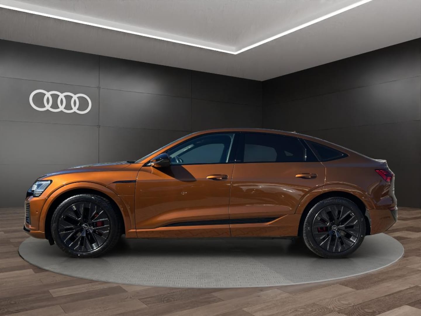 Bild über Audi Q8 Sportback e-tron S line 55 e-tron quattro - für weitere Informationen kontaktieren Sie den Audi Partner