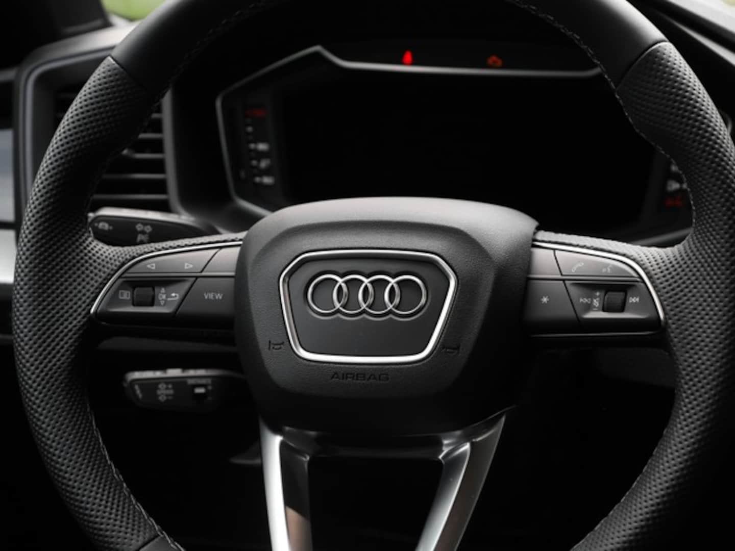 Bild über Audi A1 Sportback S line 40 TFSI S tronic - für weitere Informationen kontaktieren Sie den Audi Partner