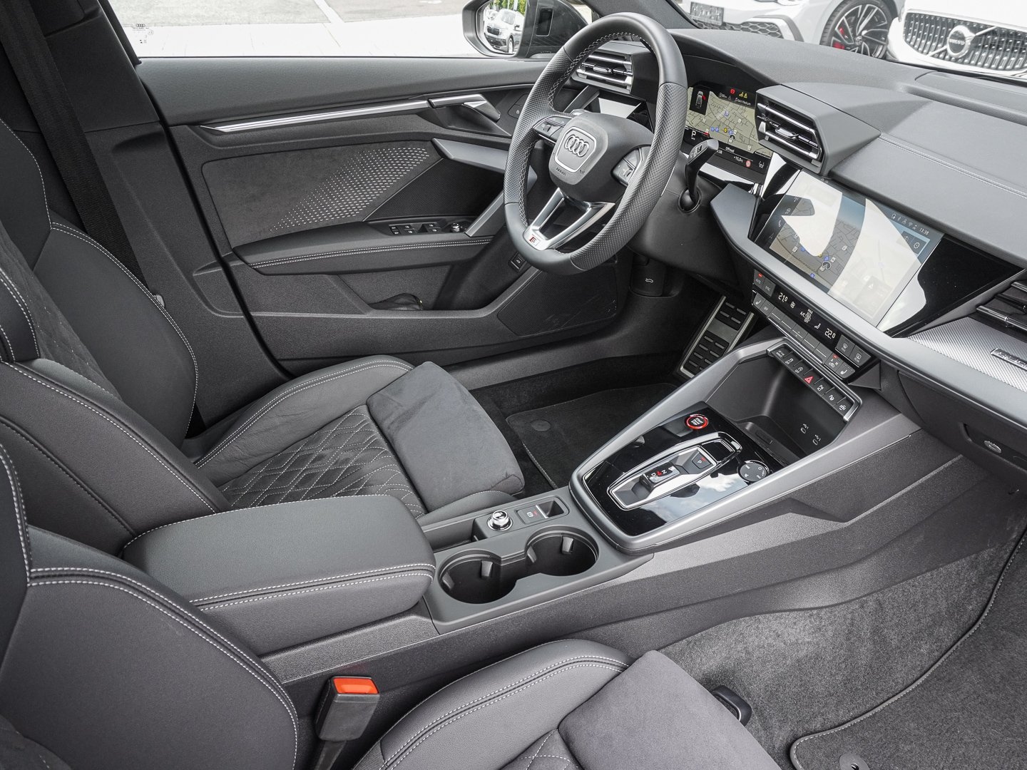 Bild über Audi S3 Sportback TFSI quattro S tronic - für weitere Informationen kontaktieren Sie den Audi Partner