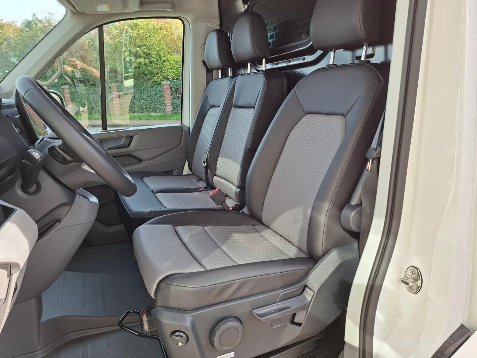 Volkswagen Crafter Kasten mittlerer Radstand – Bild 16