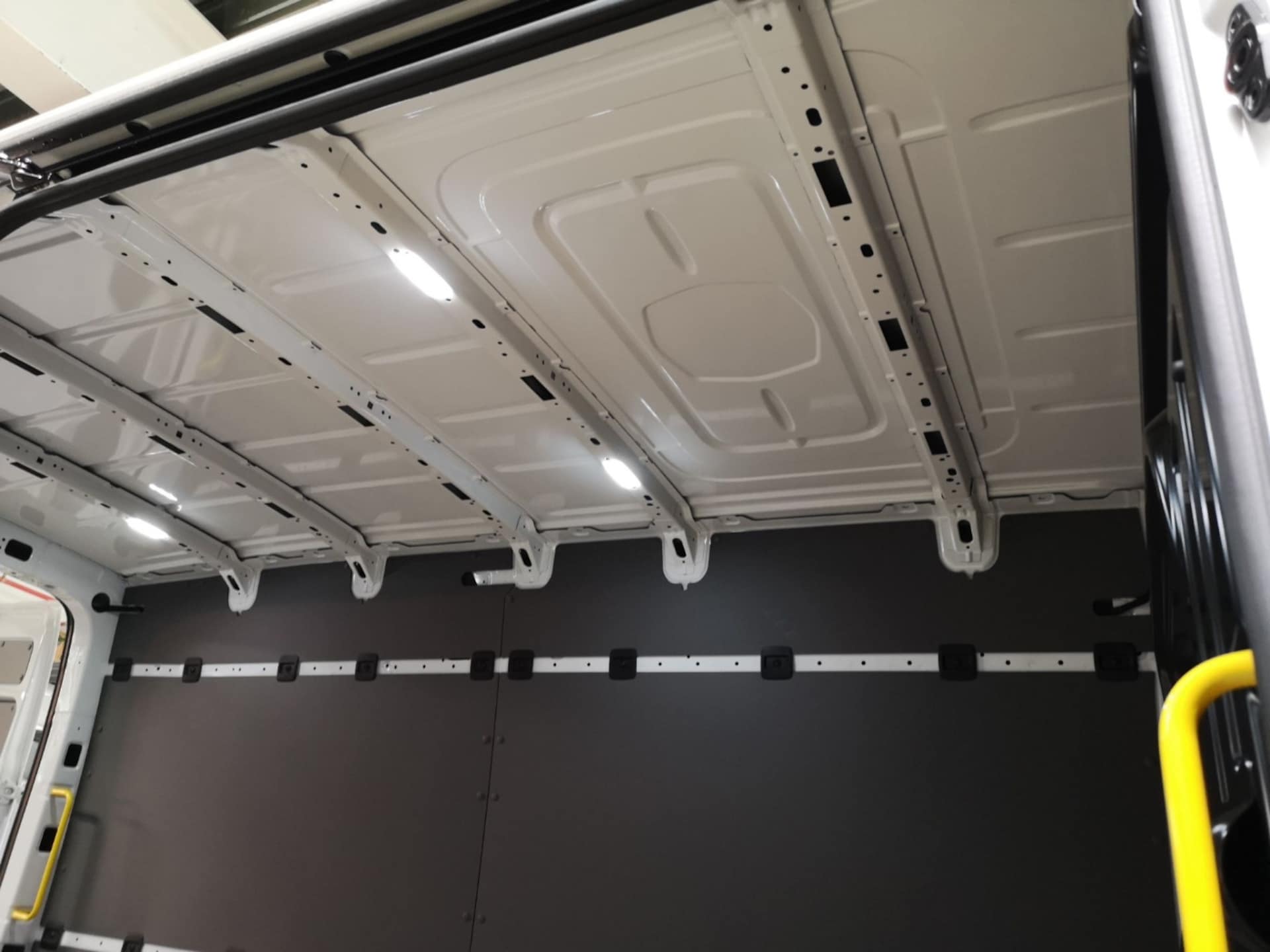 Volkswagen Crafter Kasten mittlerer Radstand