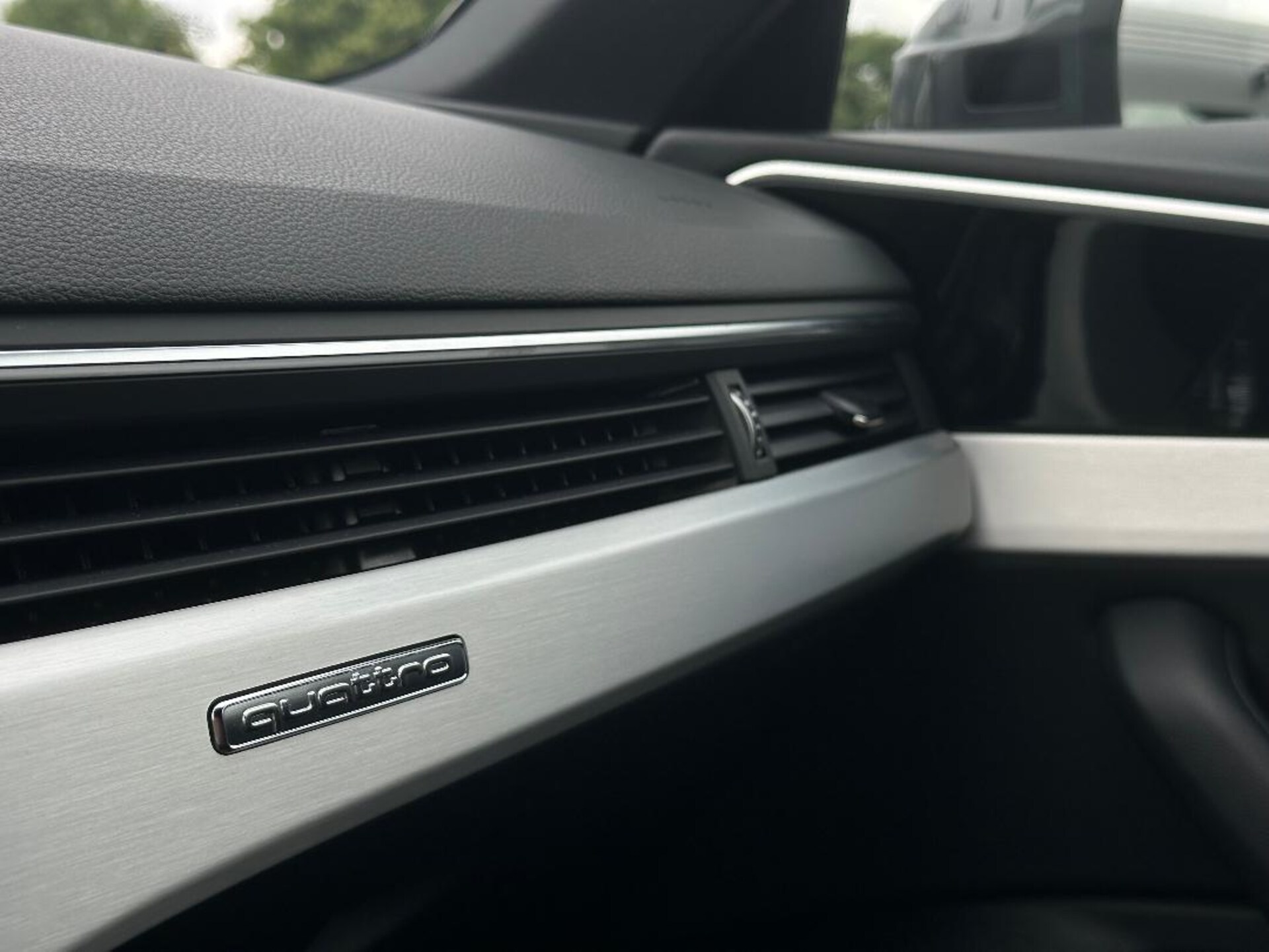 Audi A4 Avant S line