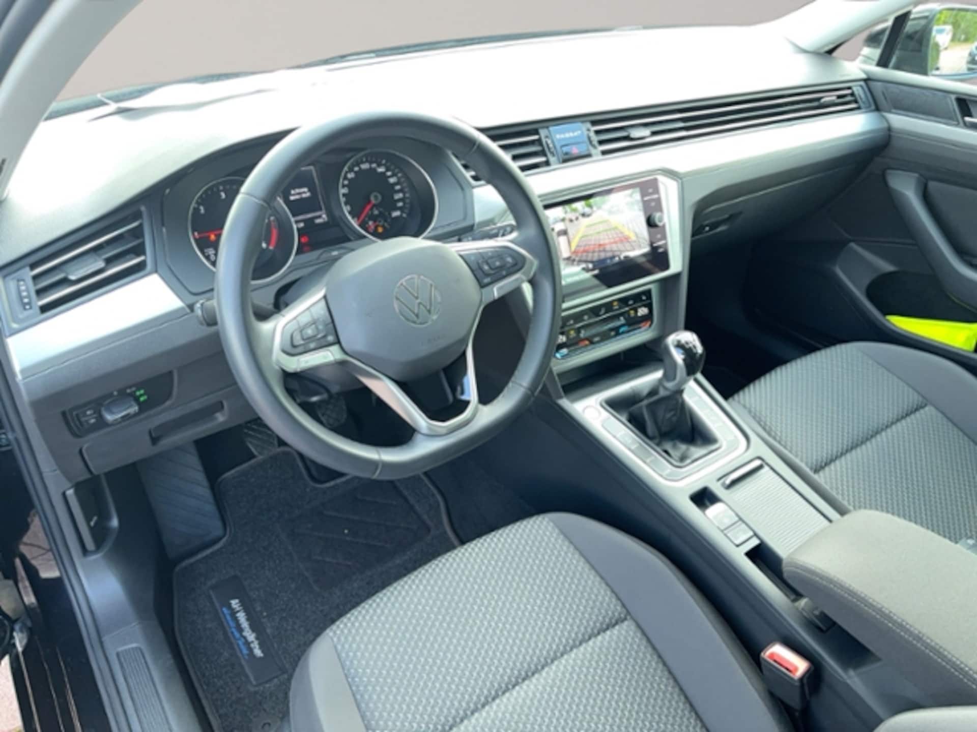 Volkswagen Passat Variant Basis-Modell